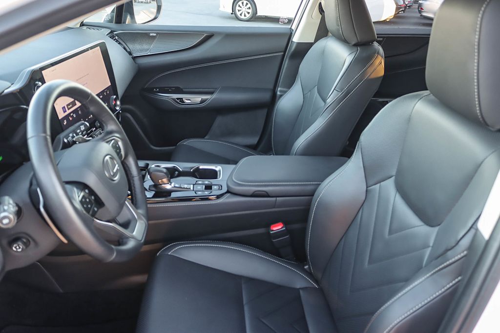 Thumbnail: 2025 Lexus ES - 11