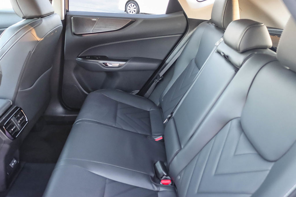 Thumbnail: 2025 Lexus ES - 12