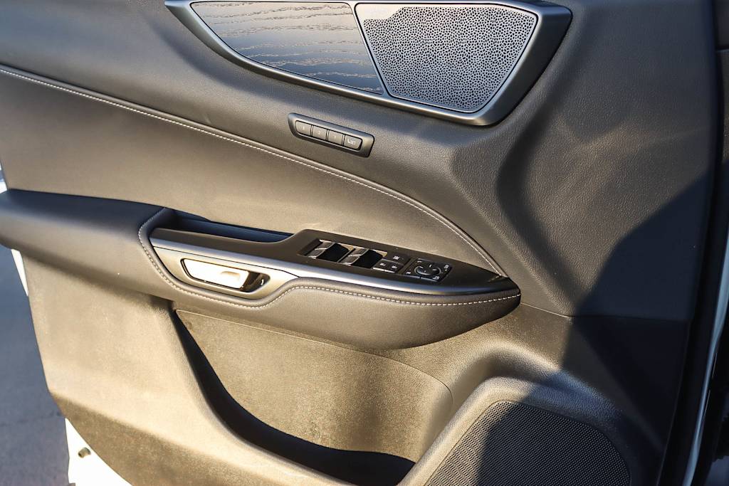 Thumbnail: 2025 Lexus ES - 24