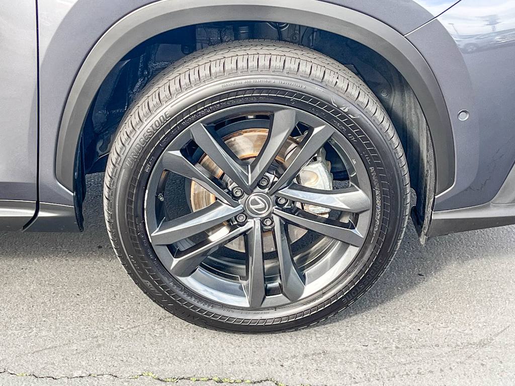 Thumbnail: 2025 Lexus ES - 6