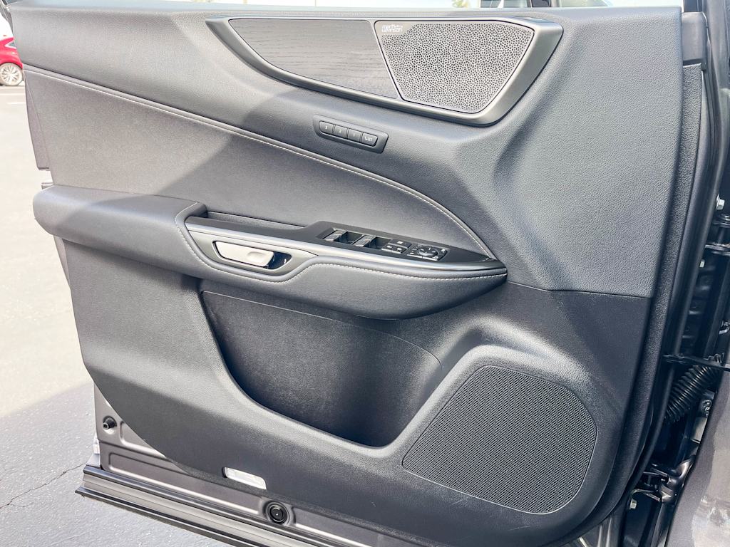 Thumbnail: 2025 Lexus ES - 21