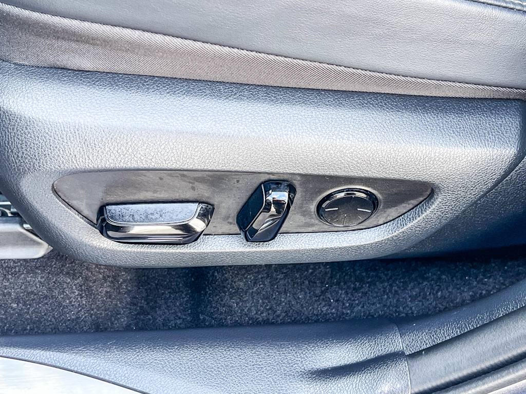 Thumbnail: 2025 Lexus ES - 22