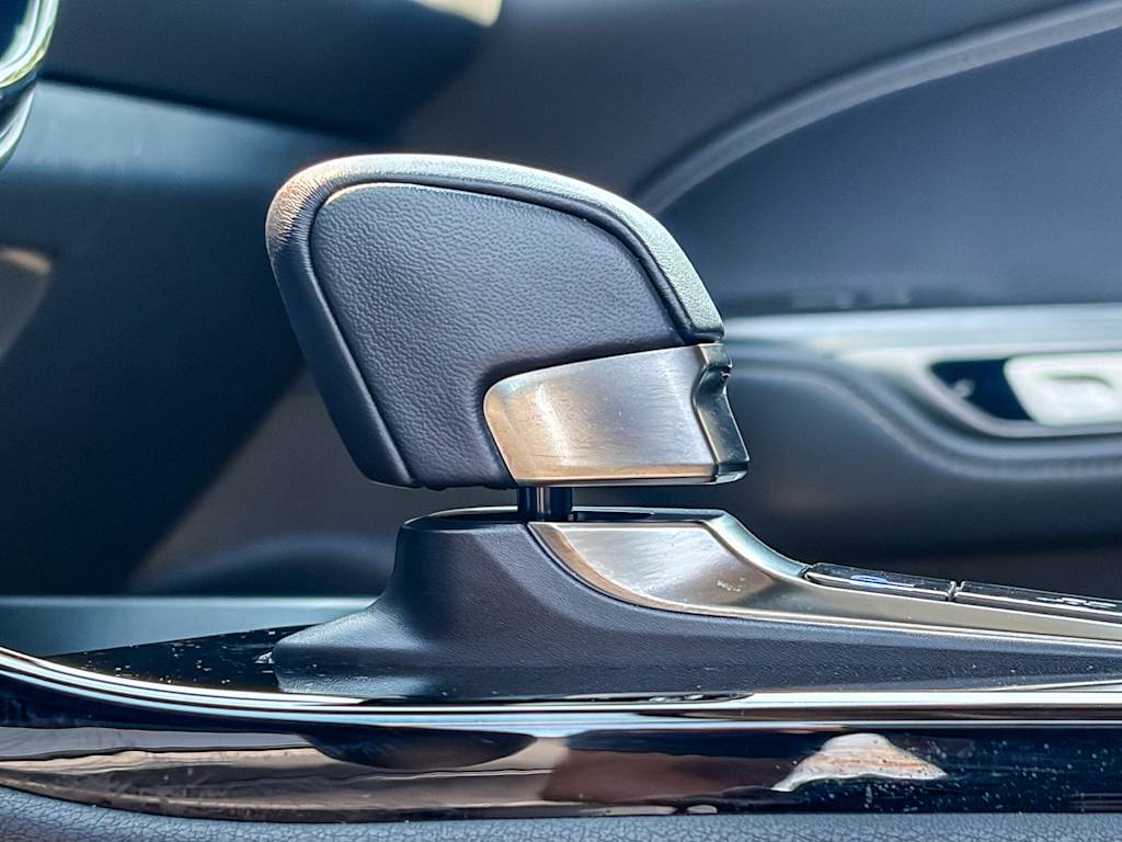 Thumbnail: 2025 Lexus ES - 24