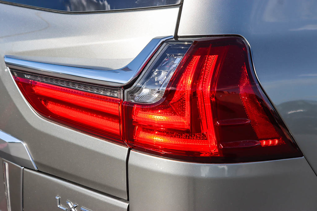 Thumbnail: 2018 Lexus LX - 19