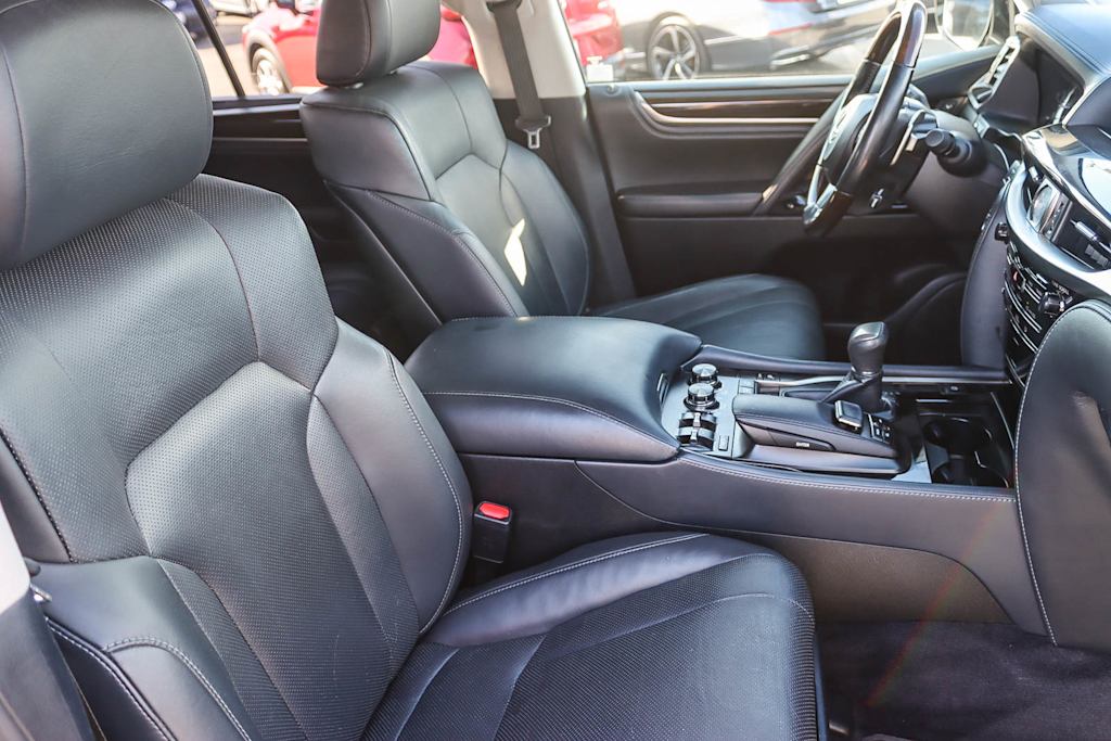 Thumbnail: 2018 Lexus LX - 8