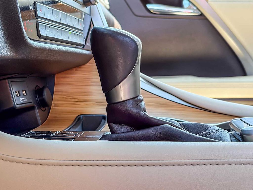 Thumbnail: 2020 Lexus RX - 26