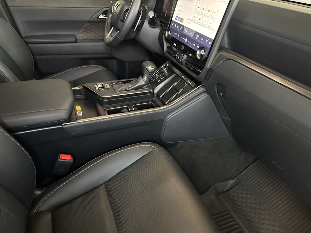 Thumbnail: 2024 Lexus ES - 13