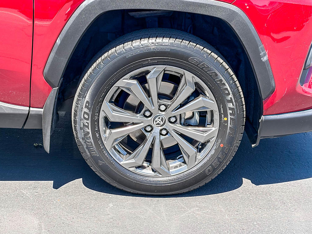 Thumbnail: 2022 Toyota RAV4 - 6