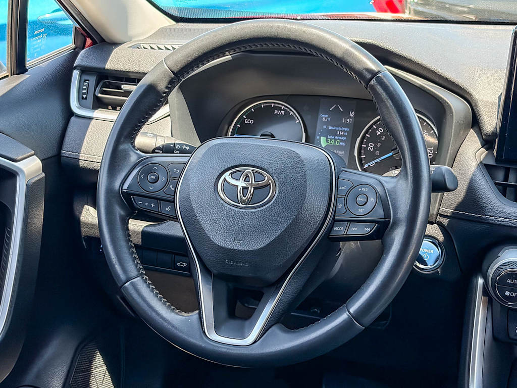 Thumbnail: 2022 Toyota RAV4 - 8