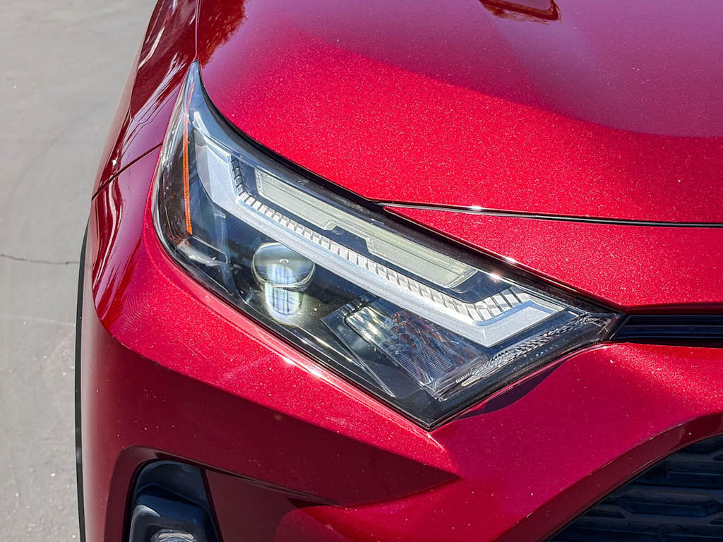 Thumbnail: 2022 Toyota RAV4 - 16