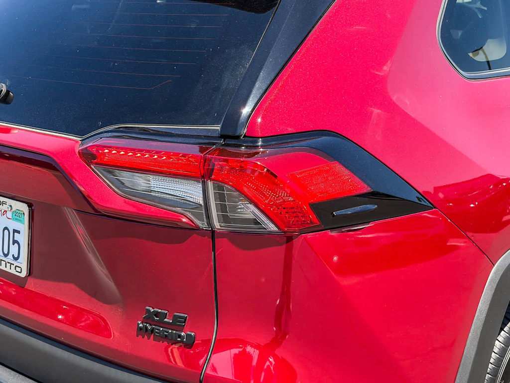 Thumbnail: 2022 Toyota RAV4 - 17