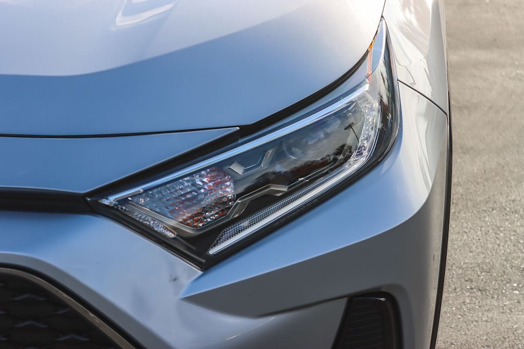 Thumbnail: 2021 Toyota RAV4 - 19