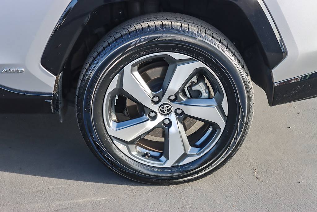 Thumbnail: 2021 Toyota RAV4 - 20