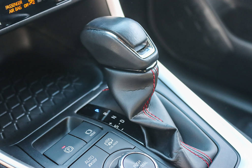 Thumbnail: 2021 Toyota RAV4 - 14