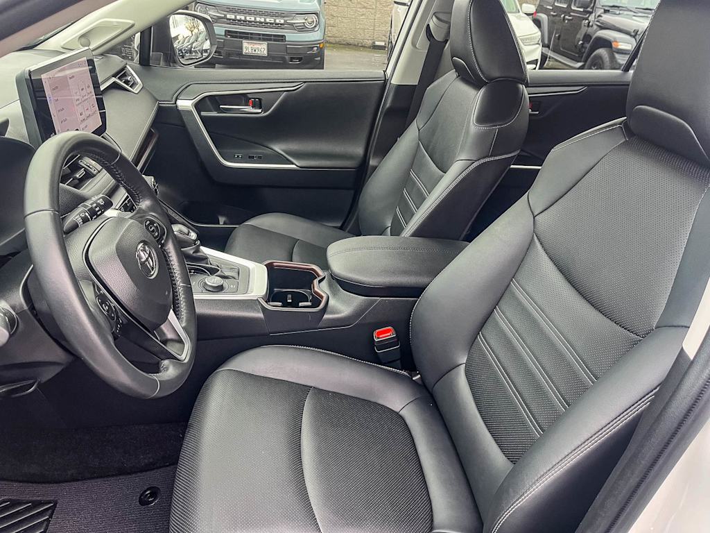 Thumbnail: 2023 Toyota RAV4 - 10