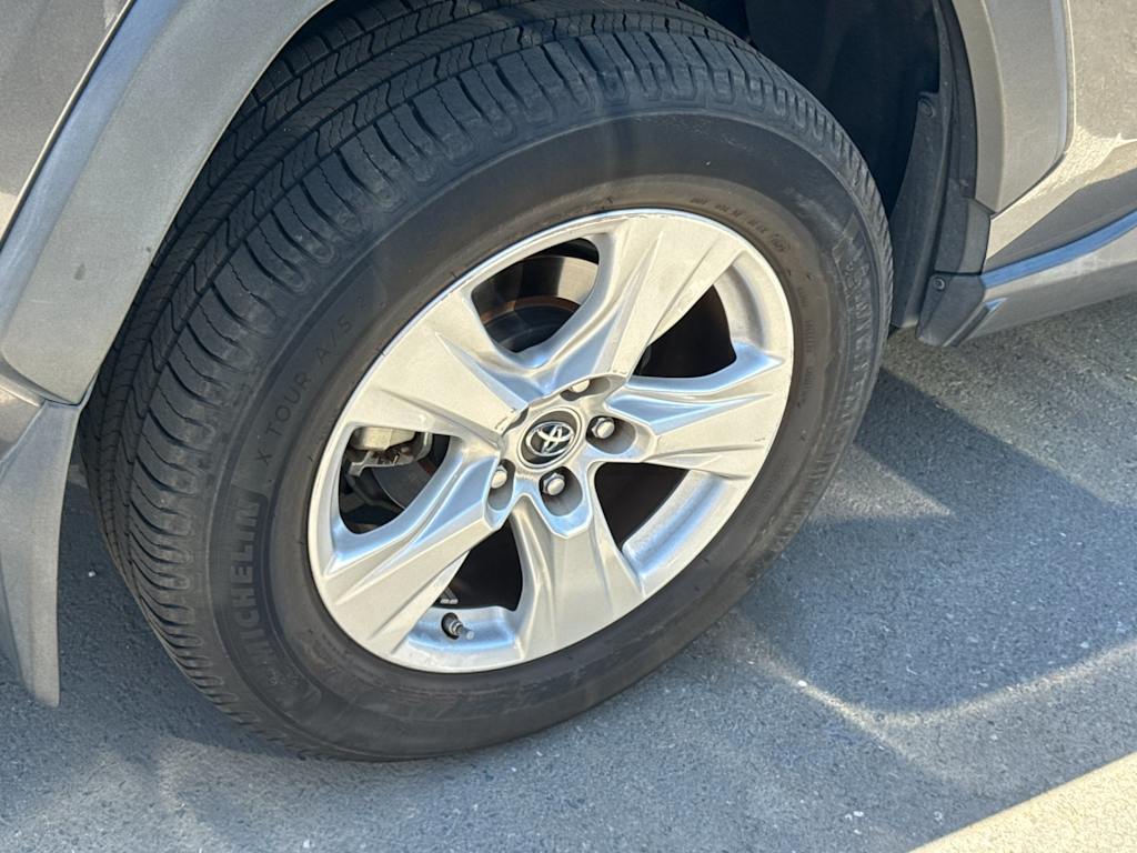 Thumbnail: 2019 Toyota RAV4 - 14