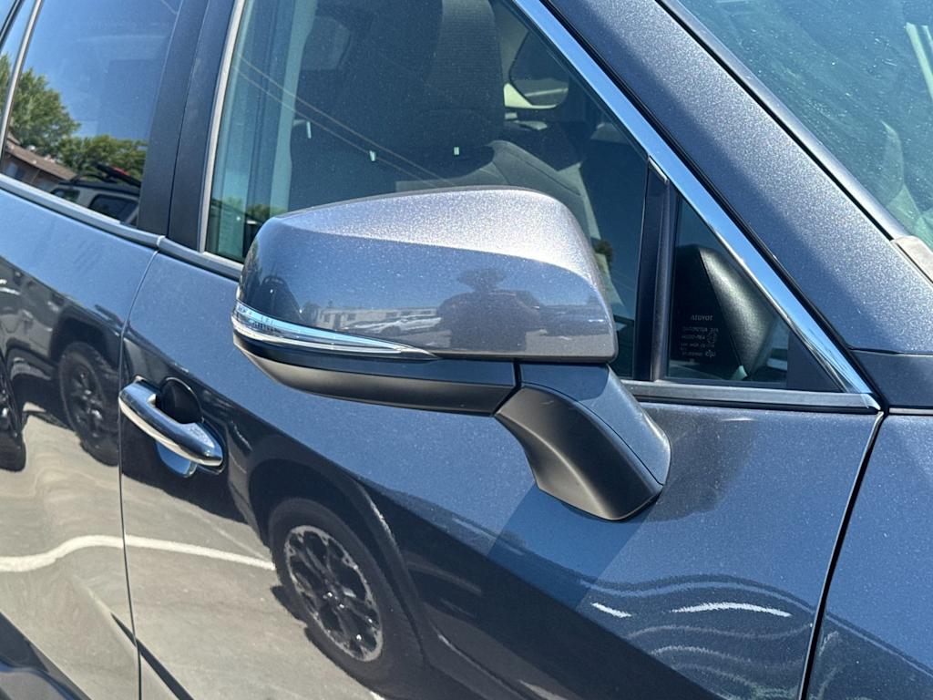 Thumbnail: 2019 Toyota RAV4 - 13