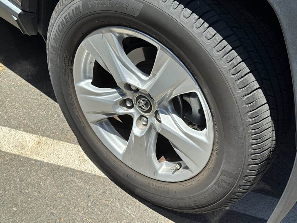 Thumbnail: 2019 Toyota RAV4 - 18