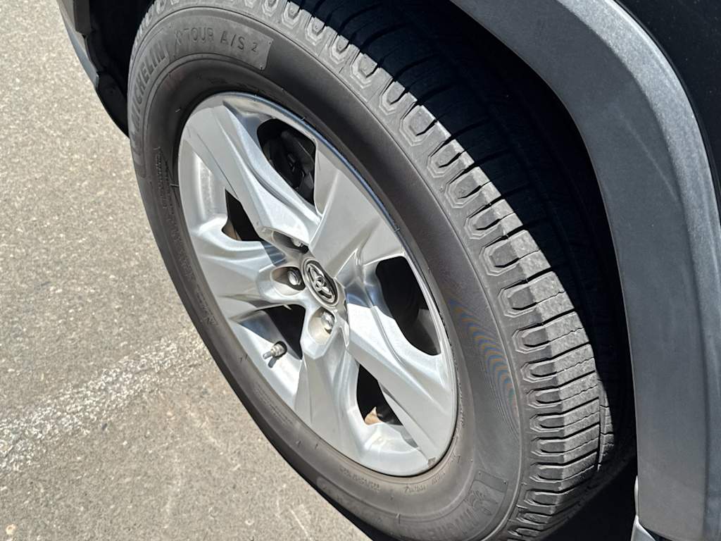 Thumbnail: 2019 Toyota RAV4 - 6