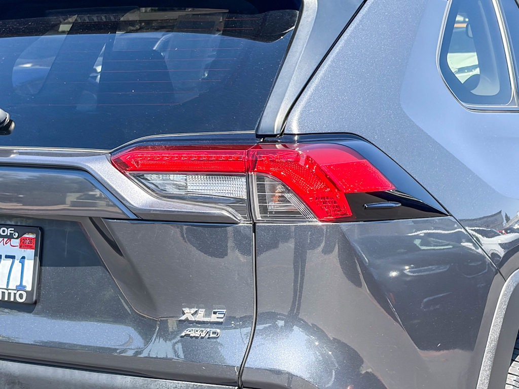 Thumbnail: 2019 Toyota RAV4 - 20