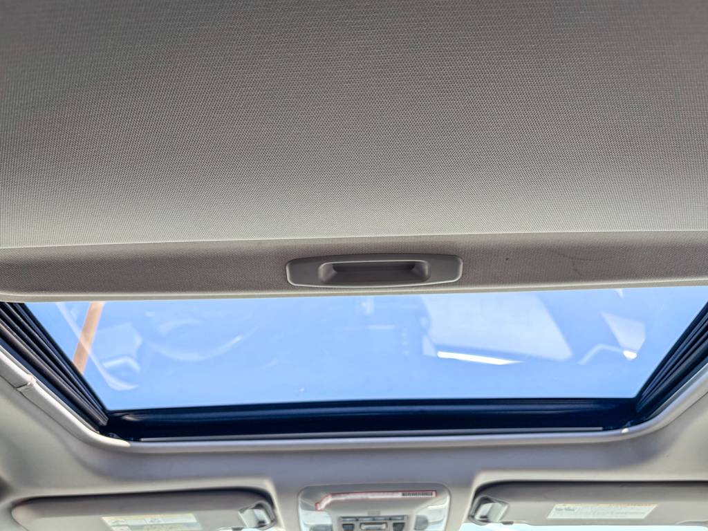 Thumbnail: 2019 Toyota RAV4 - 23