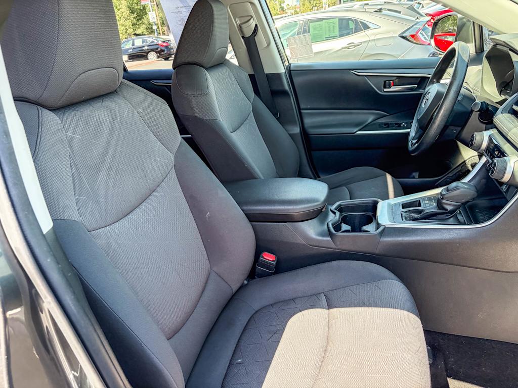 Thumbnail: 2019 Toyota RAV4 - 9