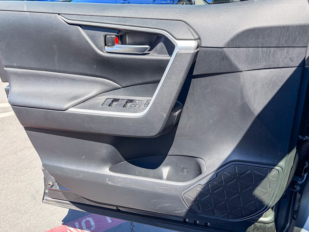 Thumbnail: 2019 Toyota RAV4 - 24