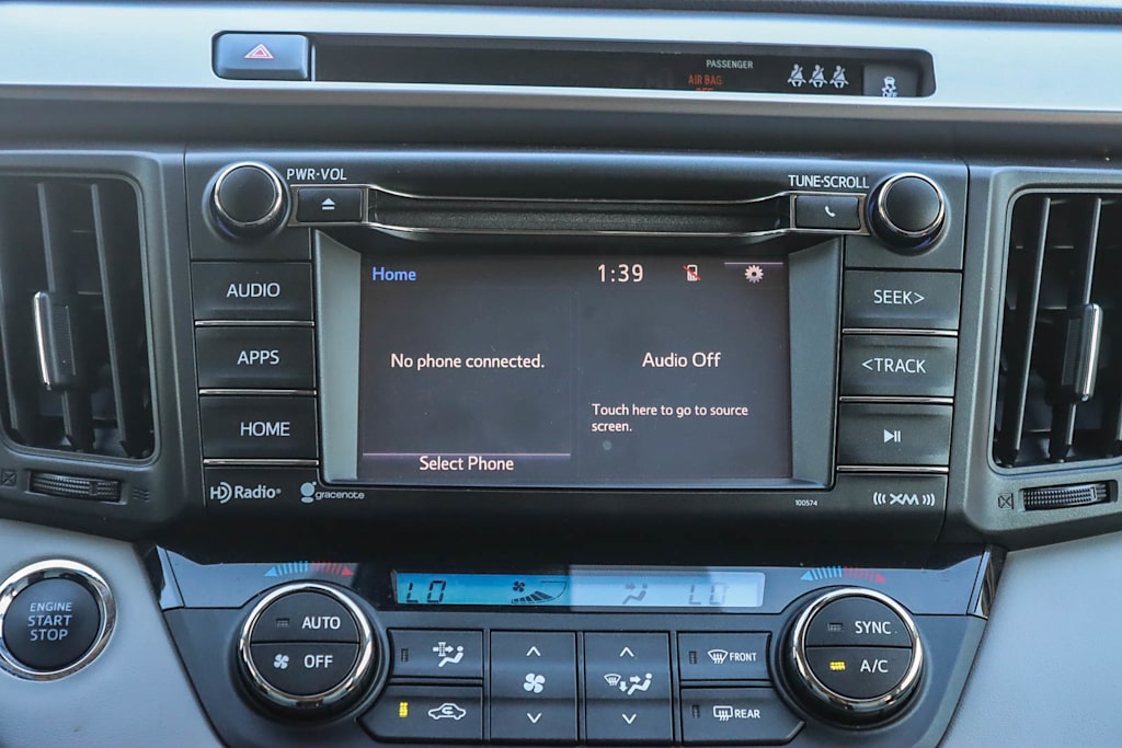 Thumbnail: 2018 Toyota RAV4 - 22