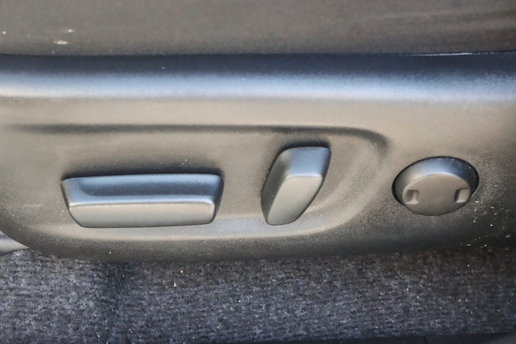 Thumbnail: 2018 Toyota RAV4 - 25