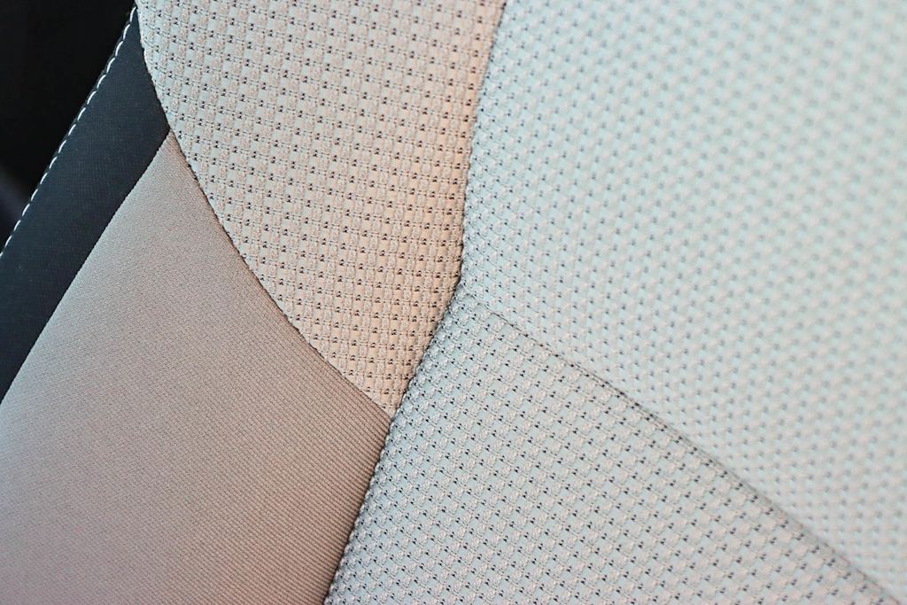 Thumbnail: 2018 Toyota RAV4 - 28