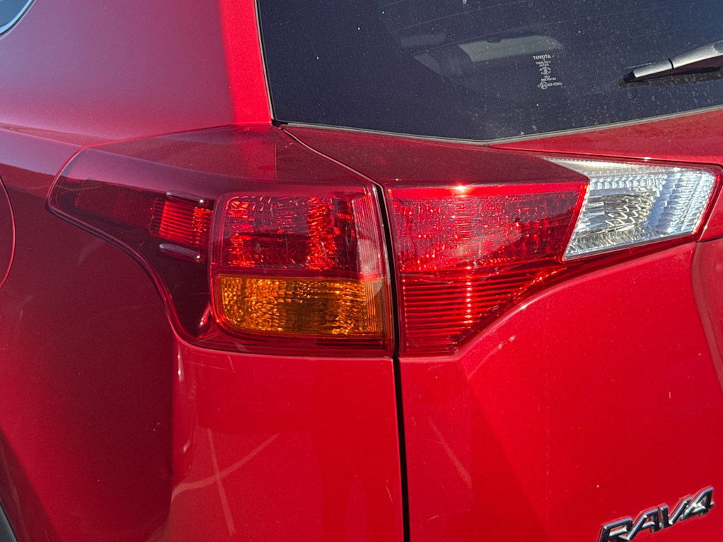 Thumbnail: 2015 Toyota RAV4 - 15