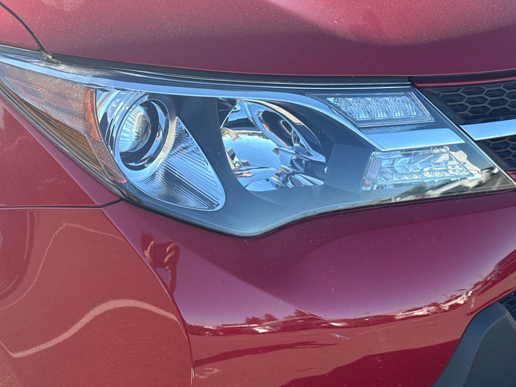 Thumbnail: 2015 Toyota RAV4 - 10