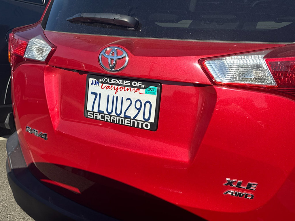Thumbnail: 2015 Toyota RAV4 - 16