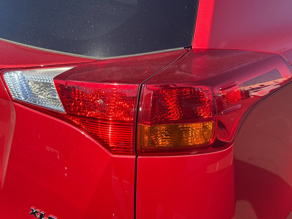 Thumbnail: 2015 Toyota RAV4 - 17