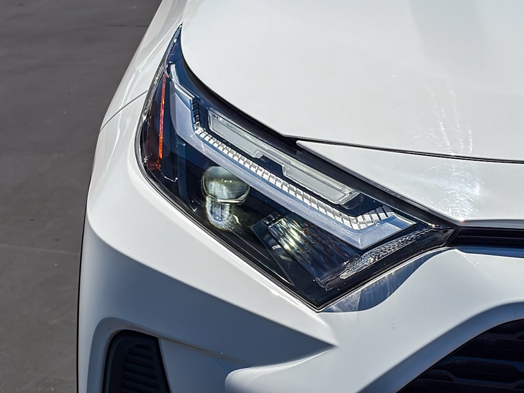 Thumbnail: 2024 Toyota RAV4 - 18