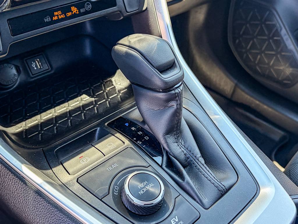 Thumbnail: 2024 Toyota RAV4 - 13