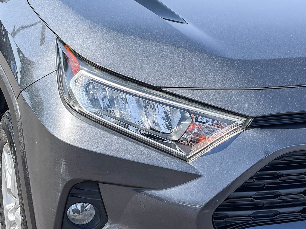 Thumbnail: 2019 Toyota RAV4 - 18