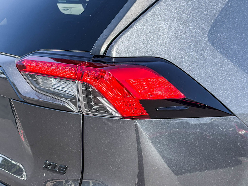 Thumbnail: 2019 Toyota RAV4 - 19