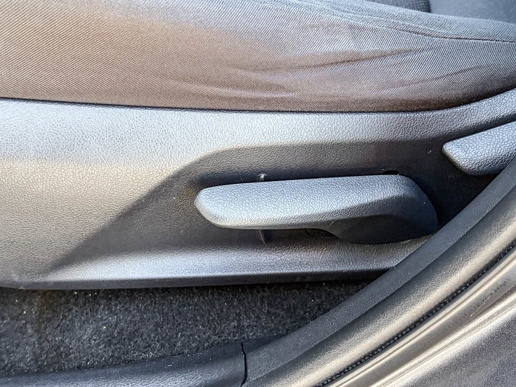 Thumbnail: 2019 Toyota RAV4 - 24