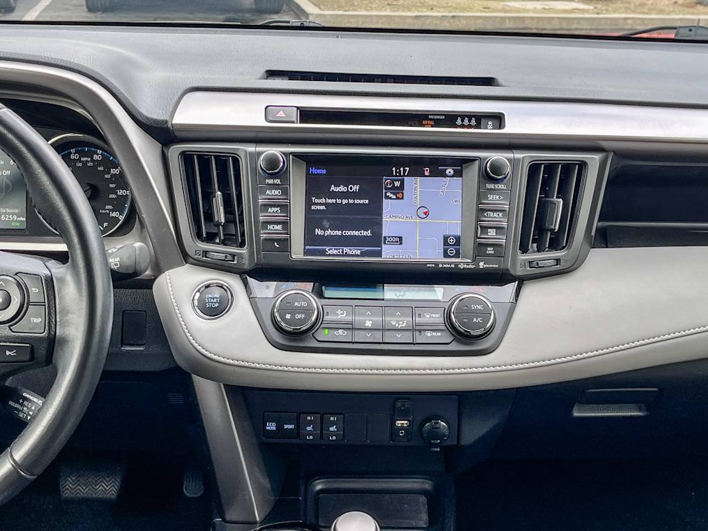 Thumbnail: 2018 Toyota RAV4 - 12