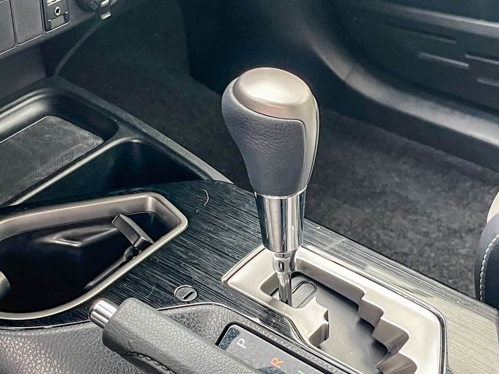 Thumbnail: 2018 Toyota RAV4 - 13