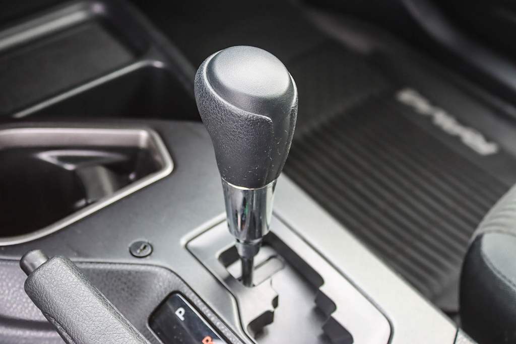 Thumbnail: 2018 Toyota RAV4 - 13