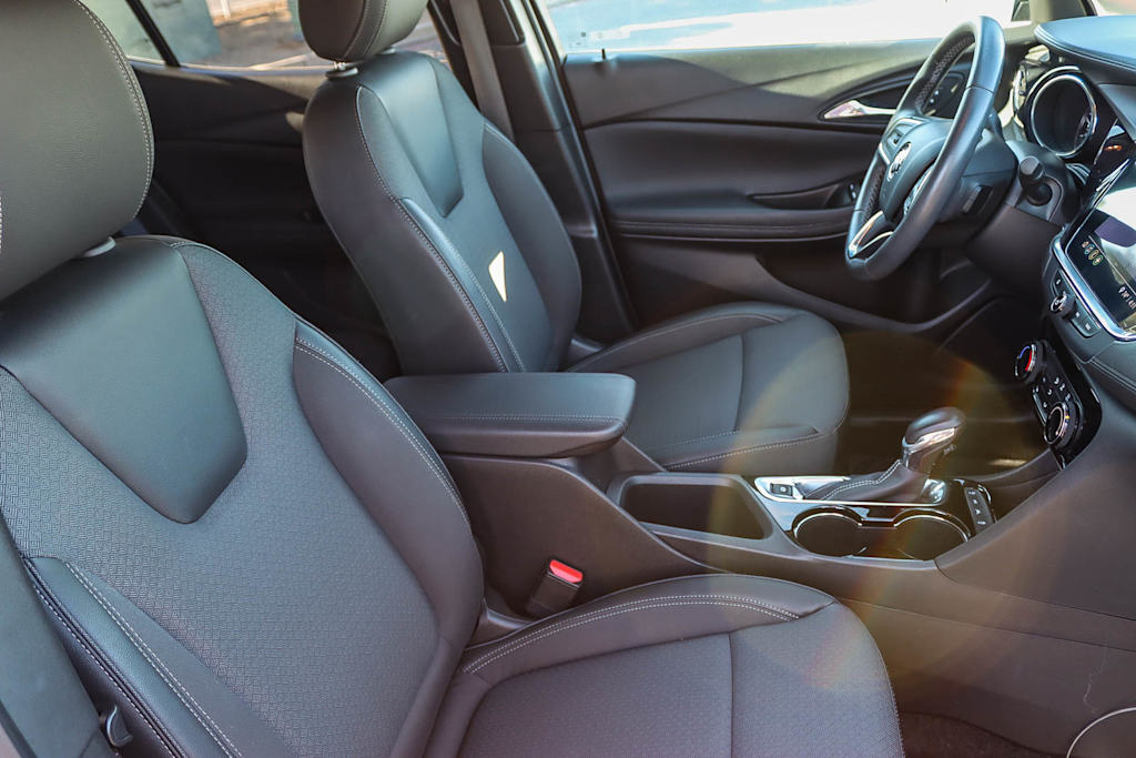 Thumbnail: 2022 Buick Encore GX - 10