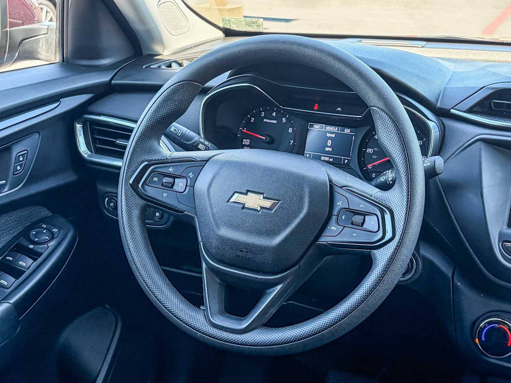 Thumbnail: 2023 Chevrolet TrailBlazer - 9