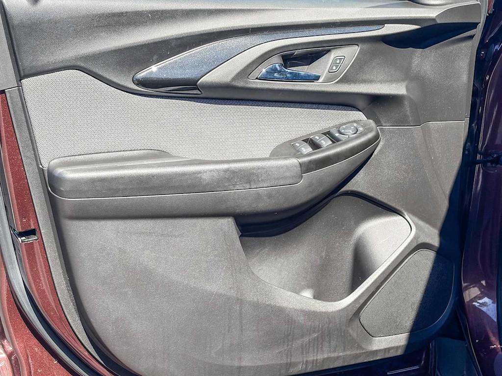 Thumbnail: 2023 Chevrolet TrailBlazer - 32
