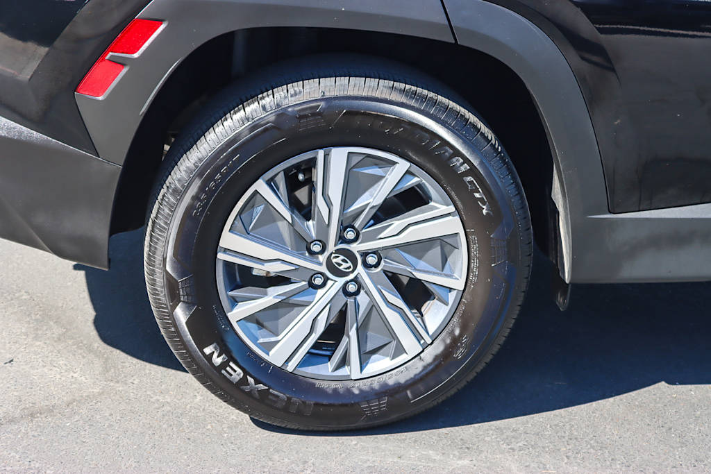 Thumbnail: 2023 Hyundai Tucson - 18