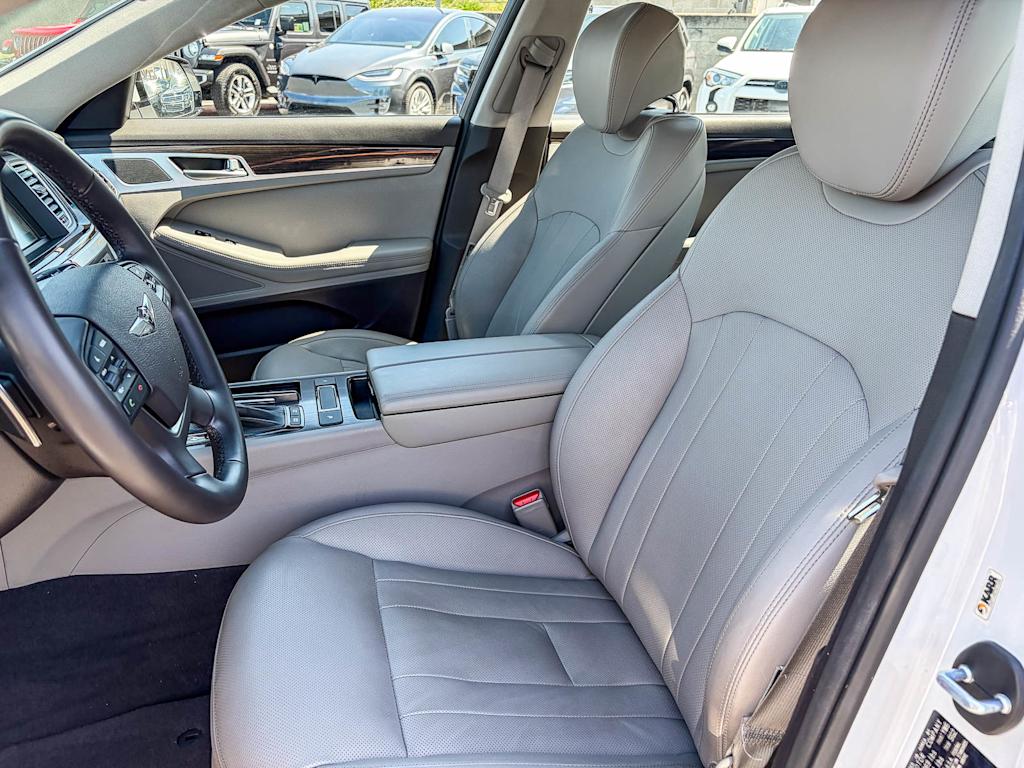 Thumbnail: 2018 Genesis G80 - 10
