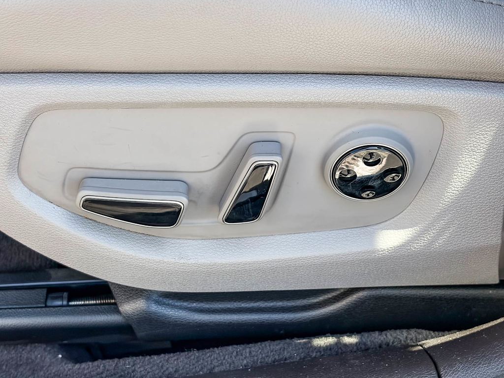Thumbnail: 2018 Genesis G80 - 23