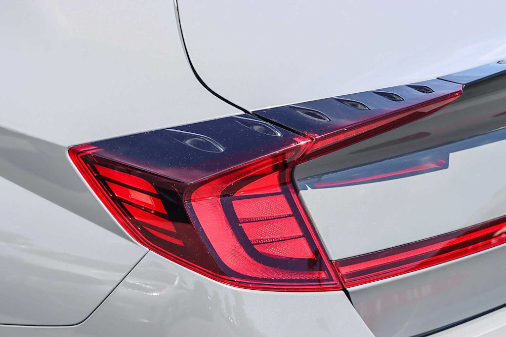 Thumbnail: 2023 Hyundai Sonata - 19