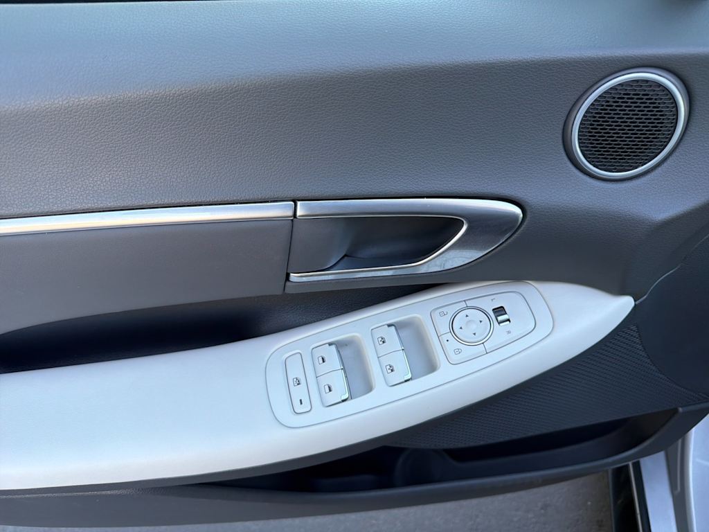Thumbnail: 2023 Hyundai Sonata - 21